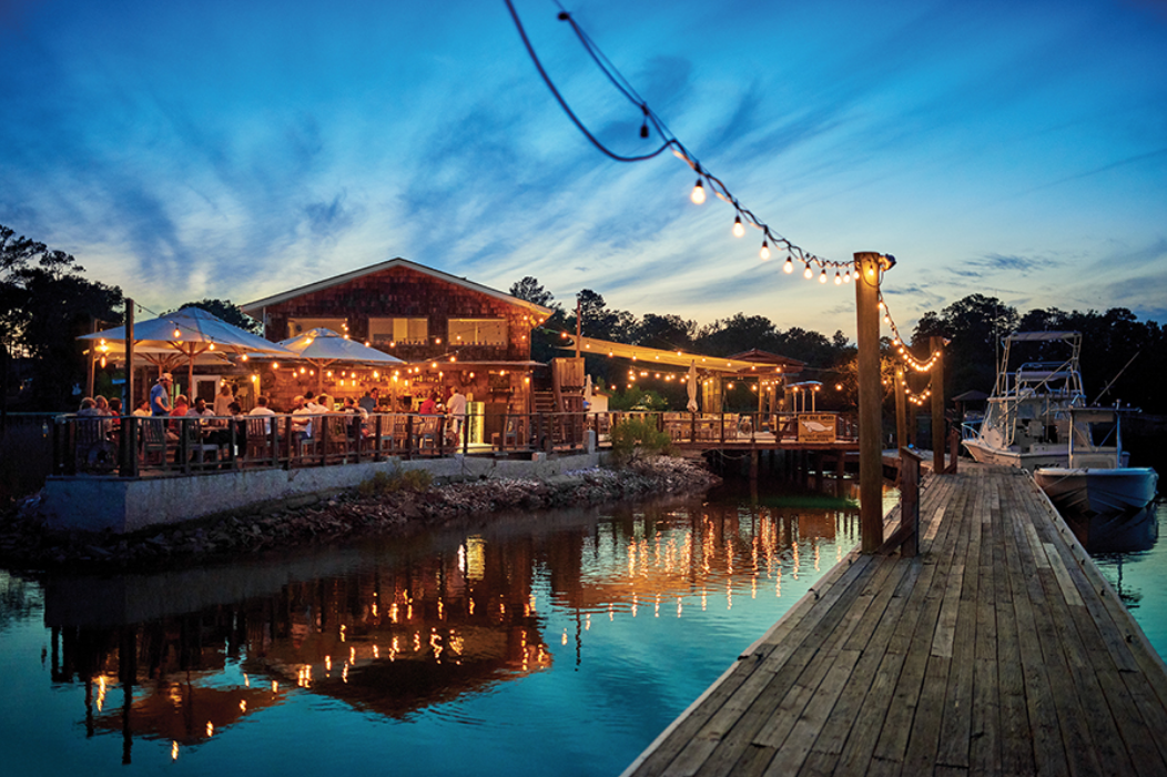 Top 10 Savannah Bars & Restaurants with Outdoor Seating | Lucky Savannah